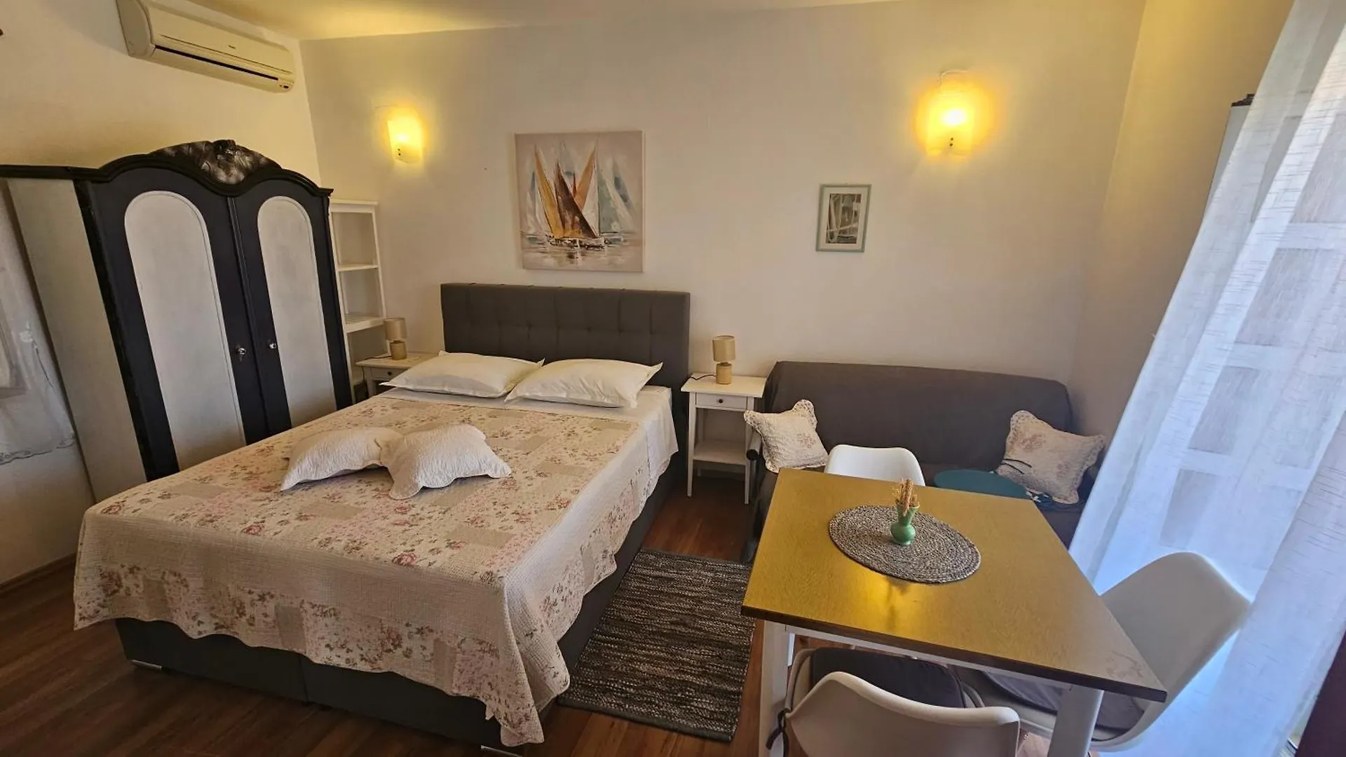Viktorija Apartments Seget Vranjica